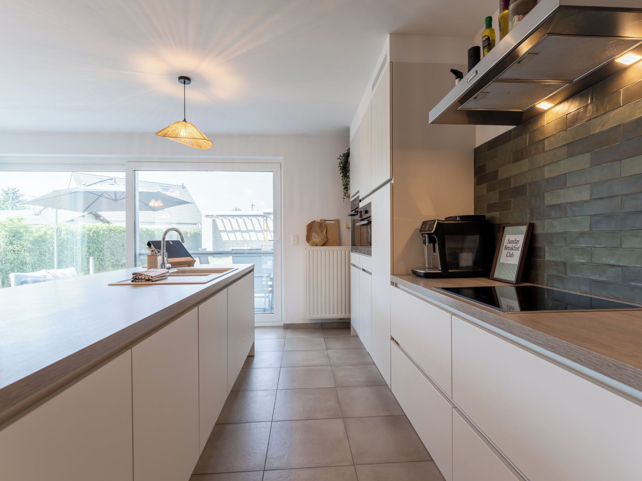 ثلاجة، ميكروويف، فرن، غسالة أطباق