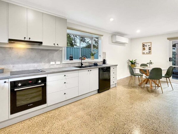 Fridge, oven, stovetop, electric kettle