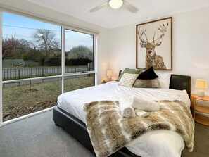 2 bedrooms, WiFi, bed sheets - Ailsa House 30 - Centre of Mansfield. (Mansfield)