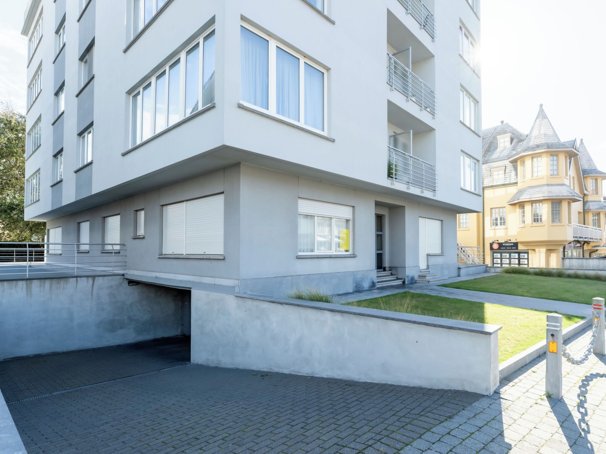 المنشأة من الخارج