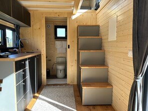 Suihku, hiustenkuivaaja