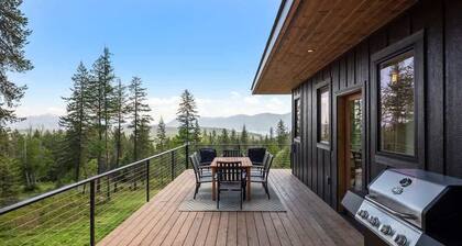 Views of Garfield Bay & Monarch Mts. | Hot tub