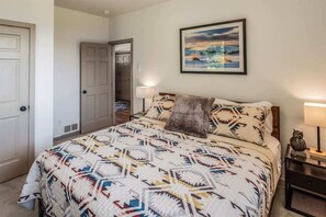 2 chambres, fer et planche à repasser, lit parapluie, Wi-Fi gratuit