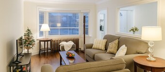 Tranquil 2-bedroom house in Central Toronto with 1 Parking