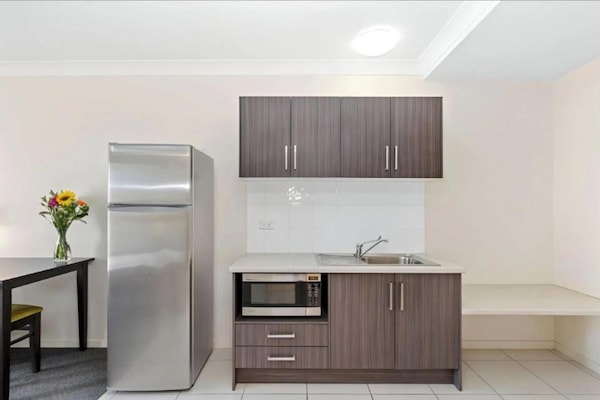 Executive Room, Mobility Accessible | Desk, iron/ironing board (on request), WiFi (free)