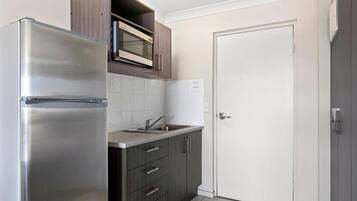 Mini réfrigérateur, micro-ondes