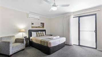 Bureau, fer et planche à repasser, Wi-Fi gratuit