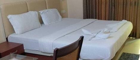 Deluxe tweepersoonskamer | Hypoallergeen beddengoed, een bureau, gratis wifi