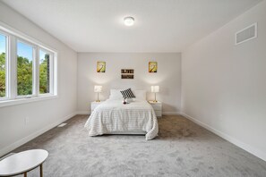 4 bedrooms, WiFi, bed sheets