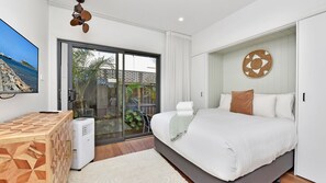 1 bedroom, desk, free WiFi, bed sheets