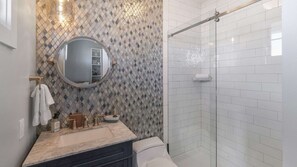 Hårtørrer, håndklæder