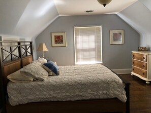 4 bedrooms, WiFi, bed sheets