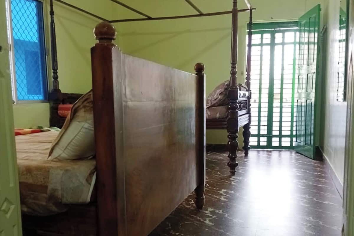 Deluxe Quadruple Room, Air conditioning | Hypo-allergenic bedding, desk, soundproofing, free WiFi