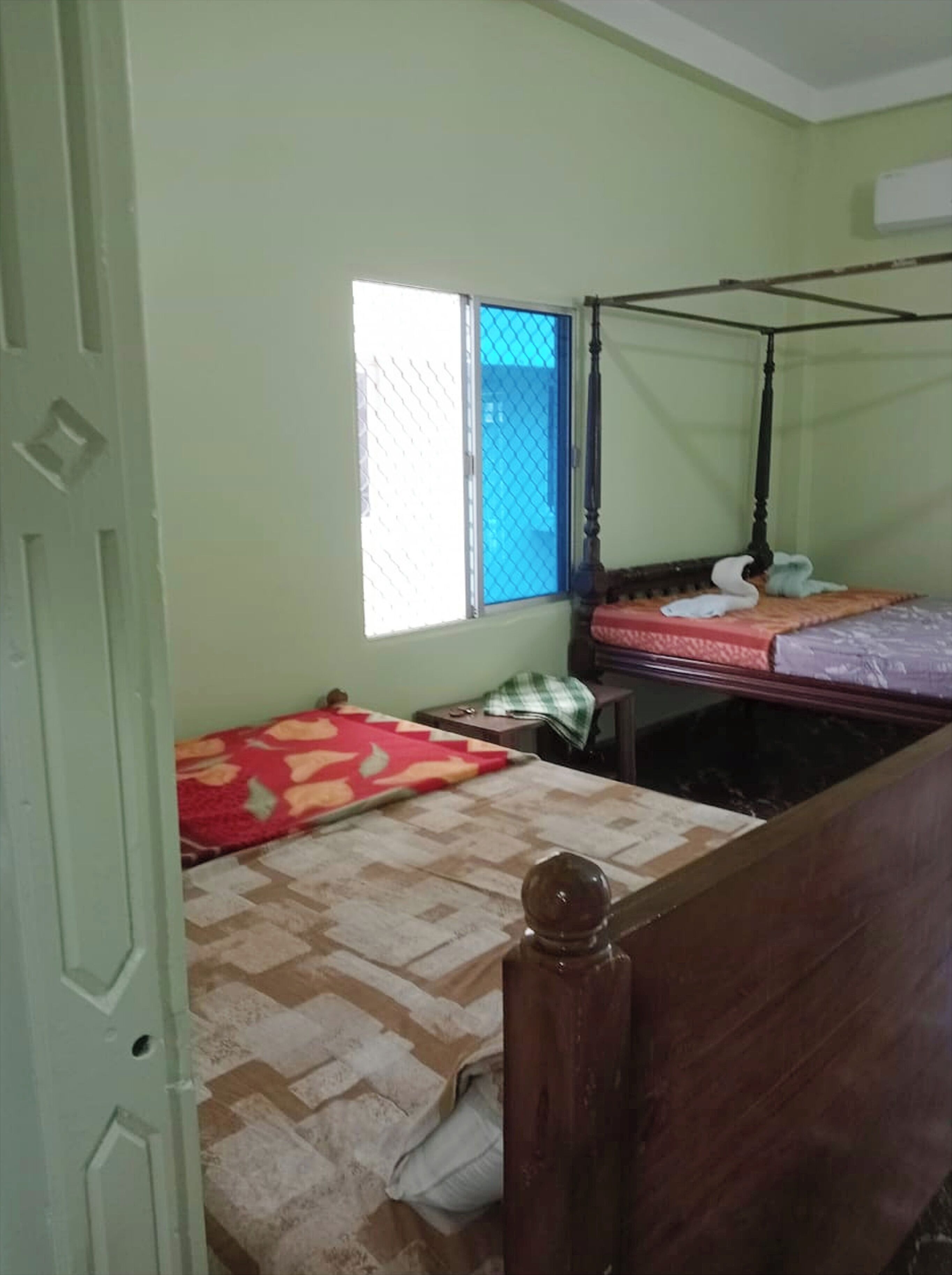 Seprai antialergi, meja kerja, kedap suara, dan Wi-Fi gratis