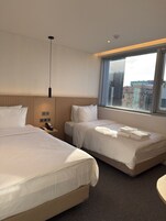 高级双床房 | 特色装修、特色家居、免费 WiFi