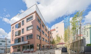 المنشأة من الخارج