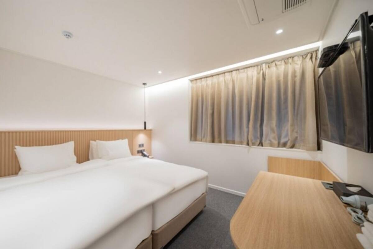 Deluxe Twin Room | Individually decorated, individually furnished, free WiFi