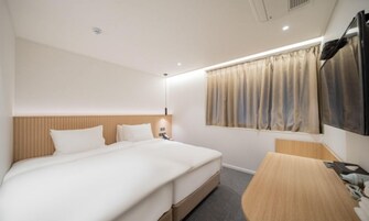 华丽双床房 | 特色装修、特色家居、免费 WiFi