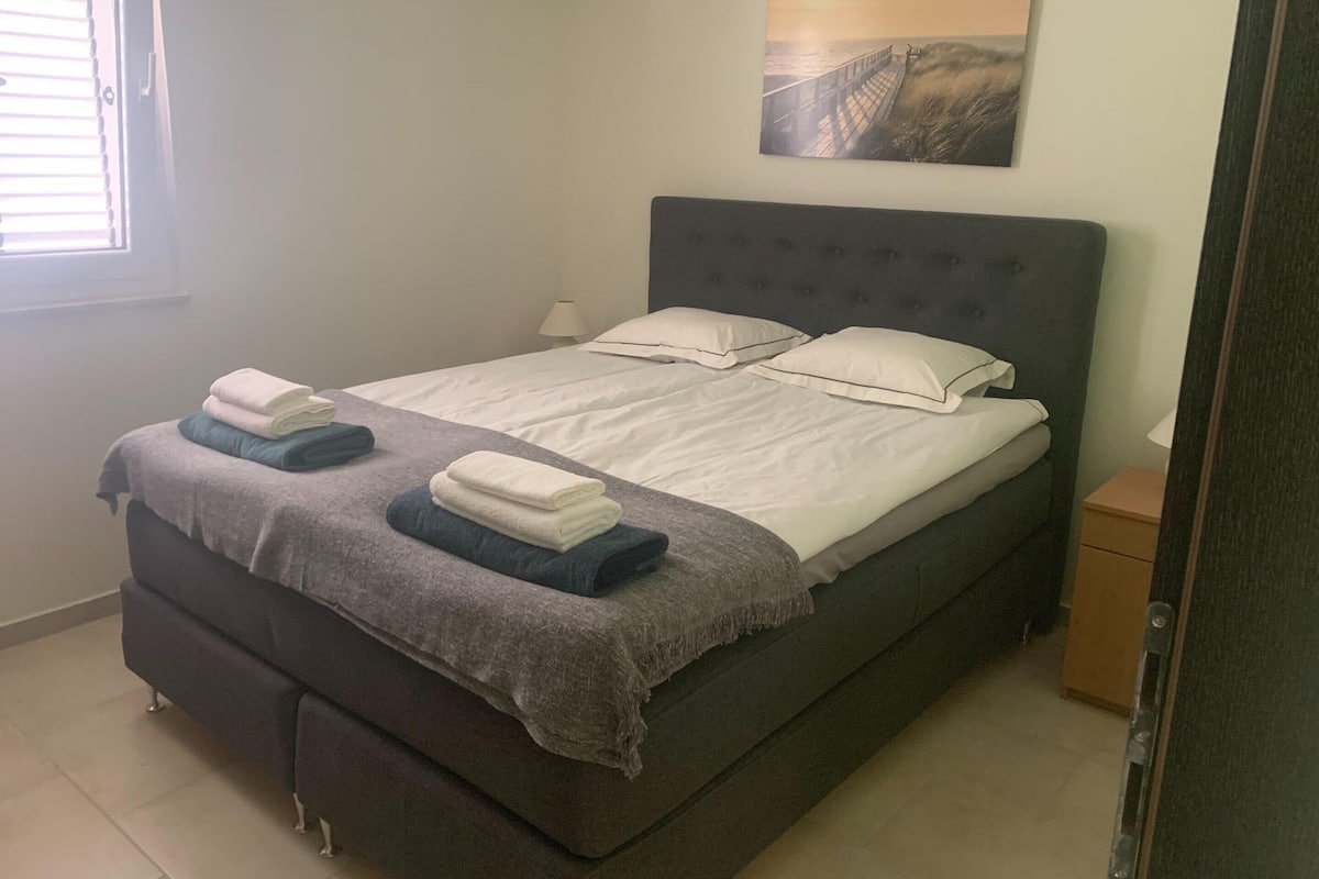 Comfort Apartment, 2 Bedrooms | 2 bedrooms, individually furnished, bed sheets