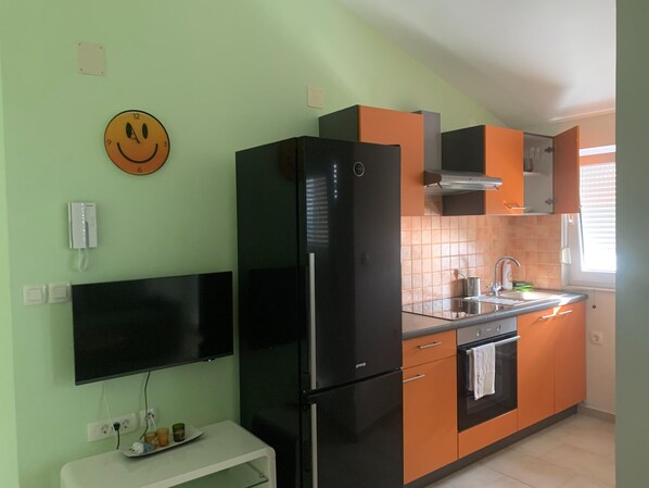 Private kitchen - Apartment in Croatia Near the Adriatic Coast (Starigrad)