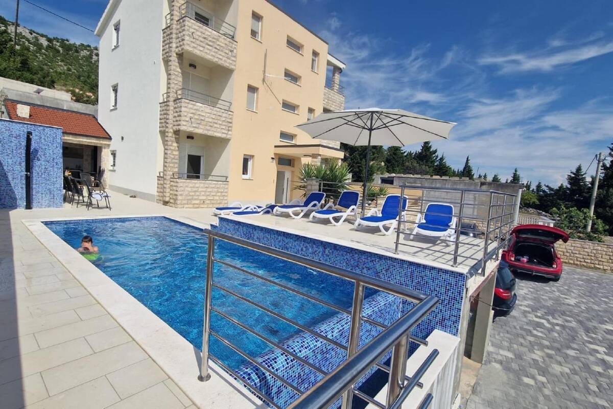 Classic Apartment, 2 Bedrooms | Exterior
