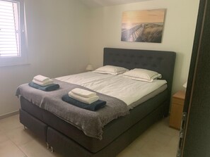 2 ห้องนอน, ตกแต่งพิเศษโดยเฉพาะ, ผ้าปูที่นอน