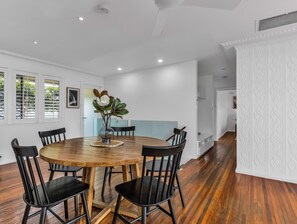 House, 3 Bedrooms, Balcony | Dining room