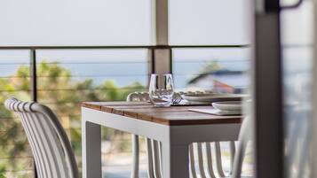 House, 3 Bedrooms, Balcony | Balcony