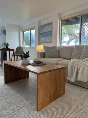 House, 3 Bedrooms, Balcony | Living area