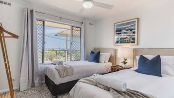 House, 3 Bedrooms, Balcony