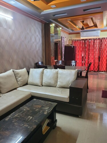 Elegant Spacious 2-bedroom AC Apartment balcony Kolkata Tollygunge~ pet friendly