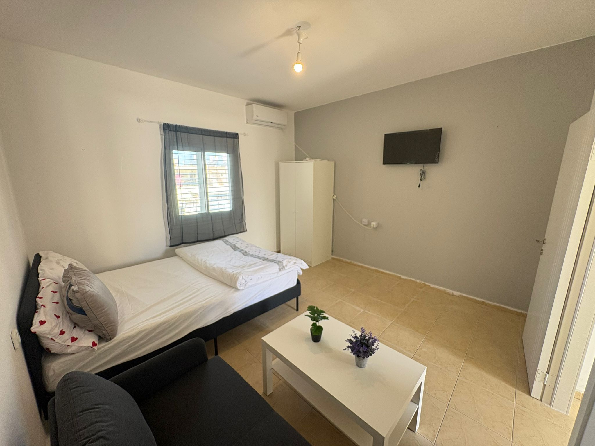 9 bedrooms, internet, bed sheets