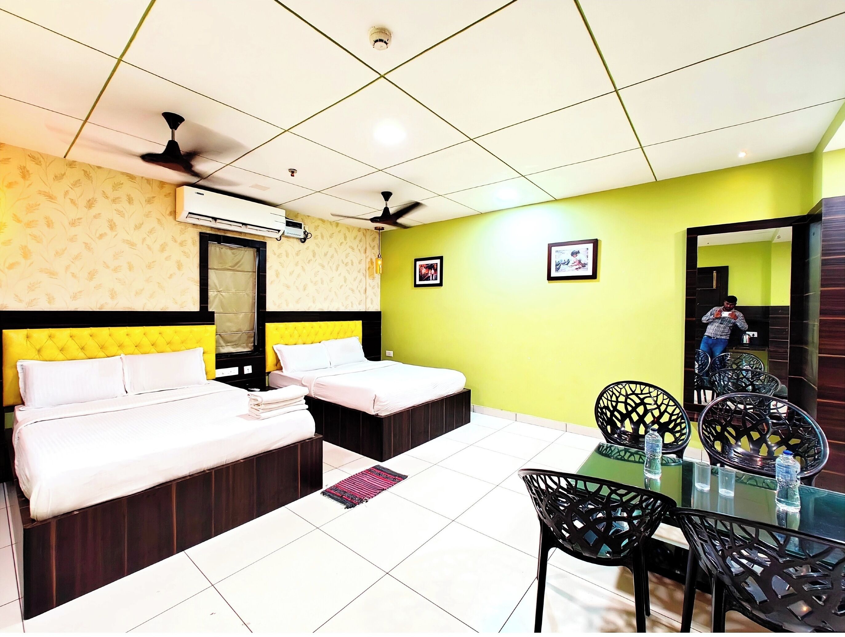 Habitació quàdruple Deluxe, aire condicionat | Vista des de l'habitació