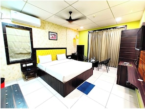 Bộ đồ giường kháng dị ứng, bàn, phòng cách âm 