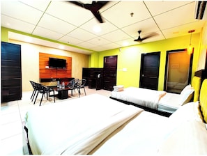 Deluxe Quadruple Room, Air conditioning | Hypo-allergenic bedding, desk, soundproofing, free WiFi - Hotel Royal Crown Puri  (Puri)