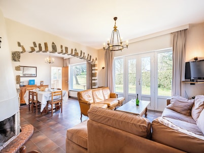 Authentic coastal villa with quiet location