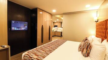 Minibar, in-room safe, desk, laptop workspace