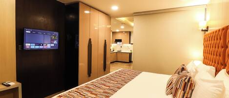 Minibar, in-room safe, desk, laptop workspace