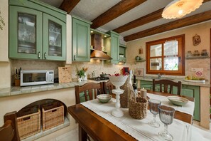 تناول الطعام