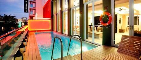 Alberca al aire libre