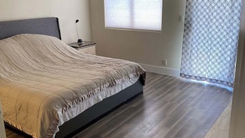 獨棟房屋 (3 Bedrooms) | 3 間臥室、書桌、筆電工作空間、熨斗/熨衣板