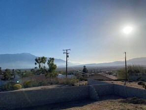 House (3 Bedrooms) | Mountain view