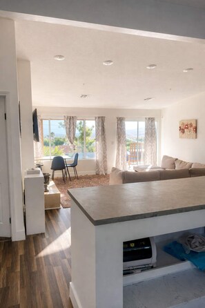 Interior - @ Marbella Lane - Majestic Desert Mountain Views (Desert Hot Springs)