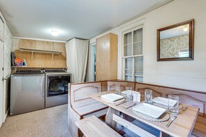 Dining - Little Cove Cottage! Walk to Dtwn Panama City (Panama City)