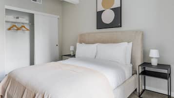 2 bedrooms, iron/ironing board, WiFi, bed sheets