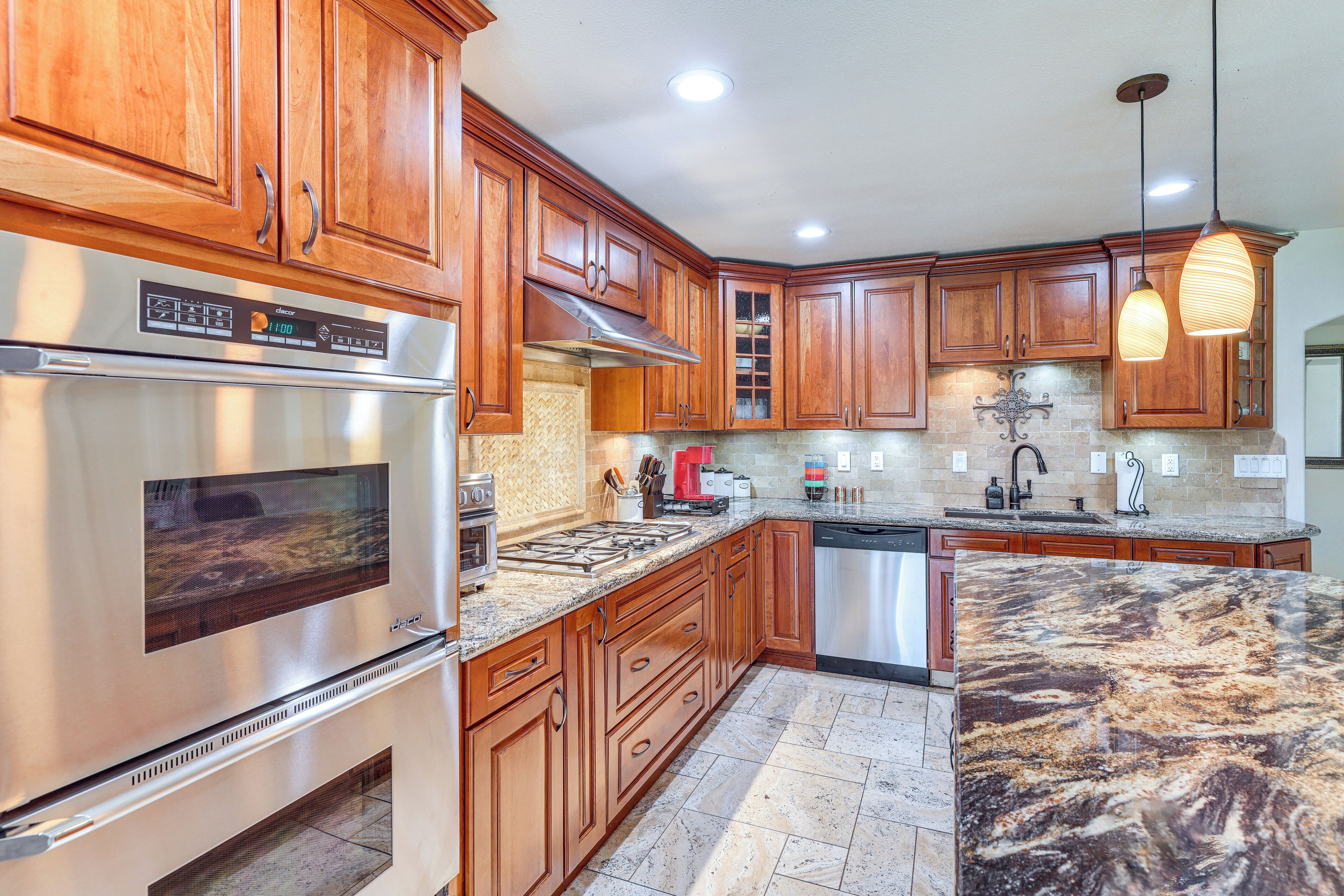 Refrigerador, placa de cocina, lavavajillas, cafetera/tetera