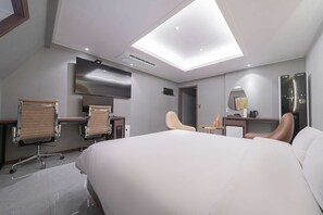 Deluxe Room | Desk, free WiFi, bed sheets - From H About Hotel Chungju (Chungju)