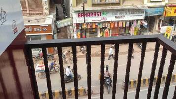 Standard Room, Balcony, City View | City view