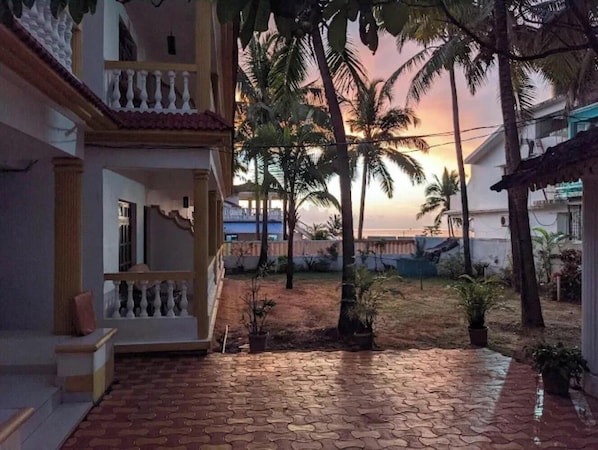 Front of property - Joy Guest House (Calangute)