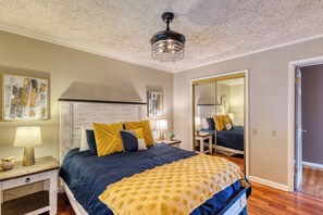 5 bedrooms, iron/ironing board, Internet, bed sheets - Neverland Retreat, River Views, Hot tub & Games (Blue Ridge)